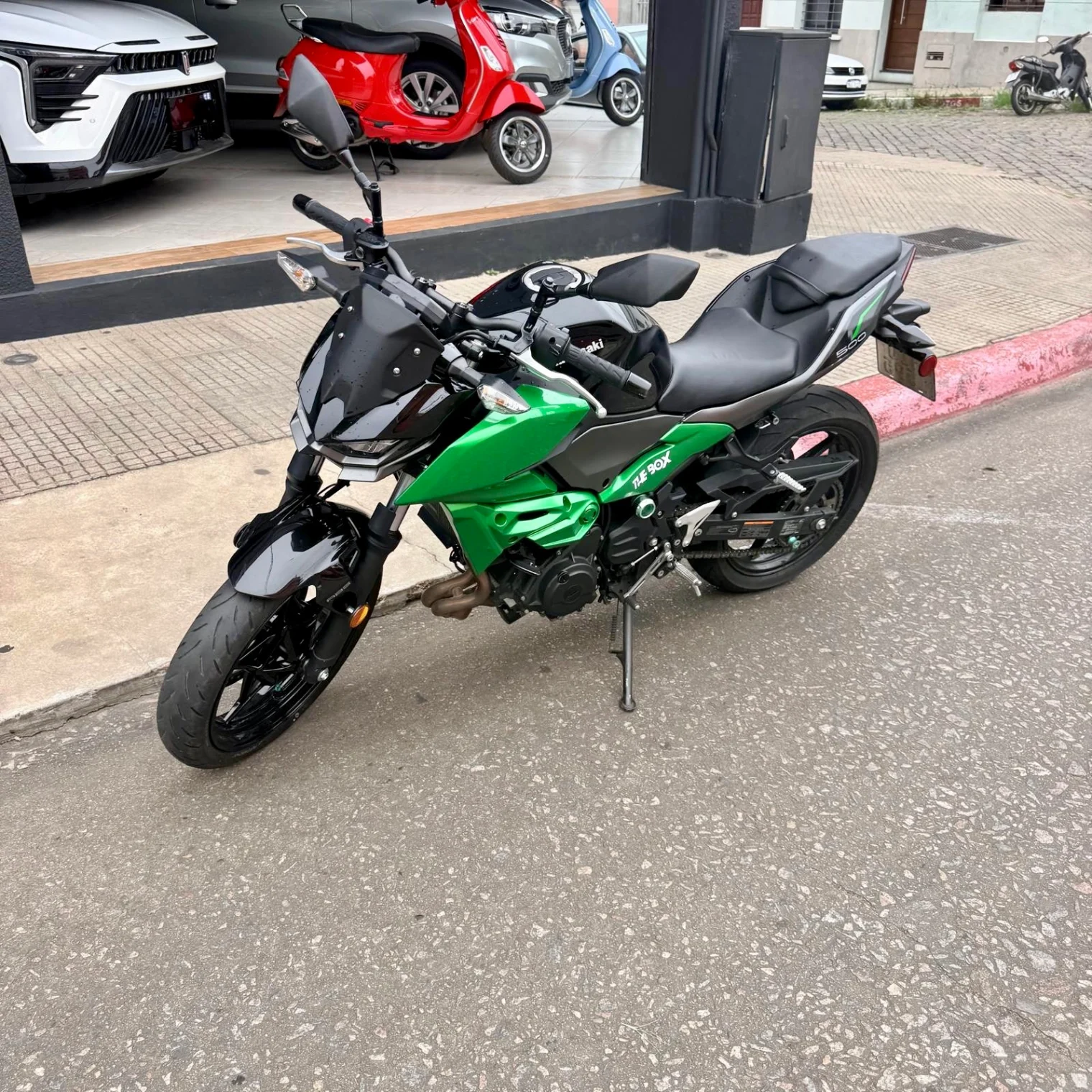 Kawasaki ER500 ESFNN 2025 - imagen 2