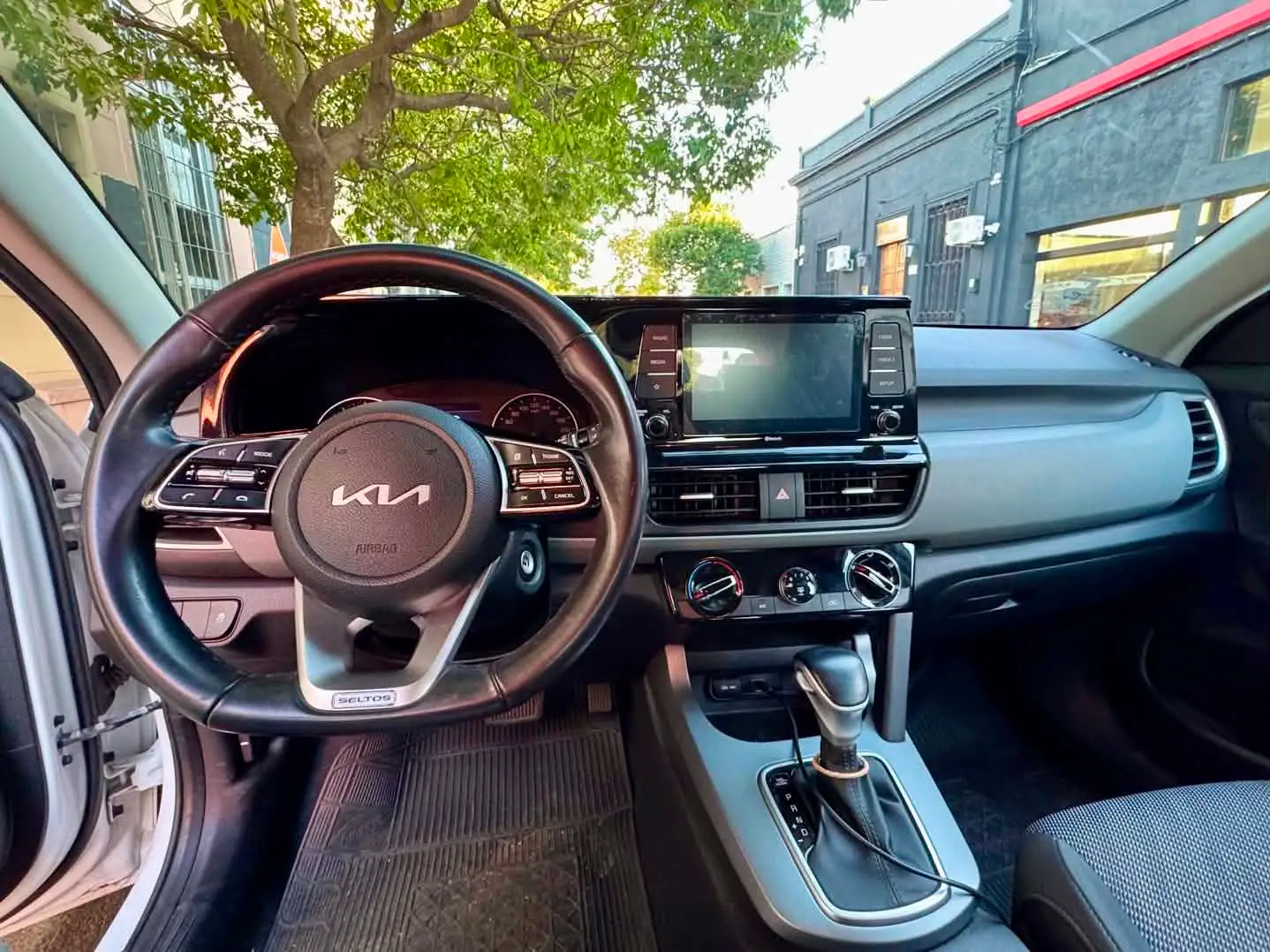 Kia Seltos LX PLUS 2023 - imagen 5